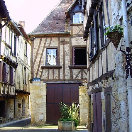 Studio Avec Terrasse Et Jardinet En Centre Ville Bergerac Buitenkant foto